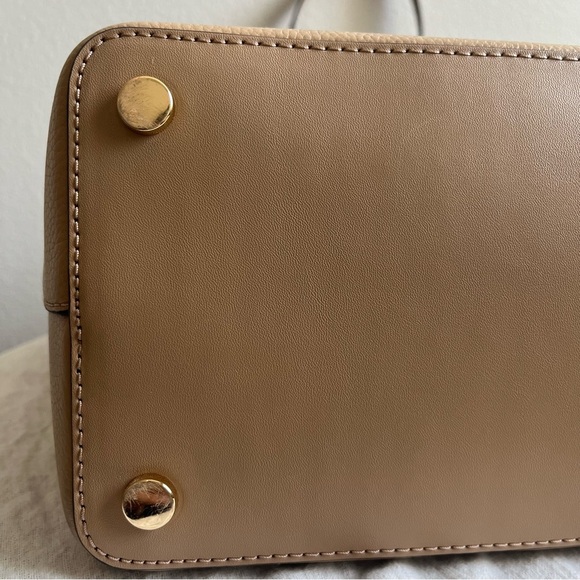 MICHAEL KORS-NWT Winston MD TZ Pocket Tote Bag in Camel - Picture 9 of 13